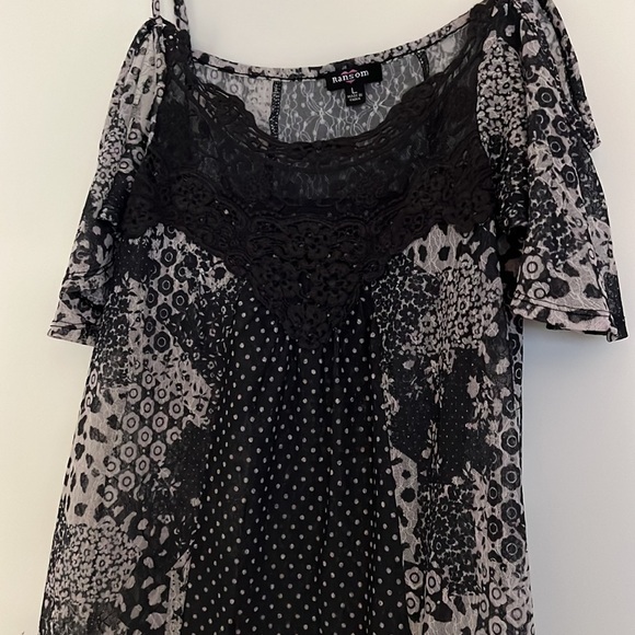 A Ransom Black and Gray Women's Top - Picture 5 of 5